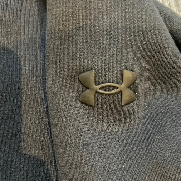 Under Armour Black Hoodie - Picture 4 of 6